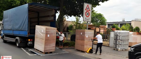 Take Away Coffee Backpack serving Mocha Latte at Lisbon hybrid event, enhancing experiential marketing efforts, brand partnership visibility, and promotional roadshow presentations.