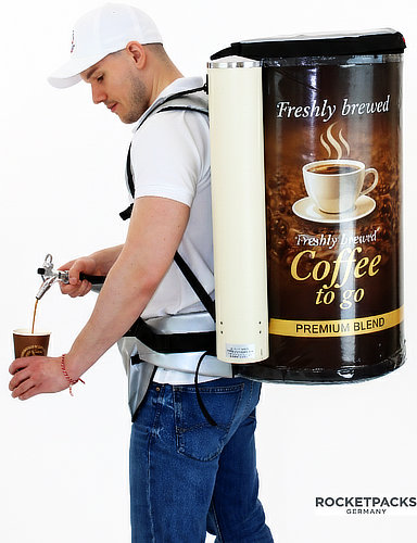 High-performance thermal insulated coffee backpack designed to keep beverages hot for several hours.